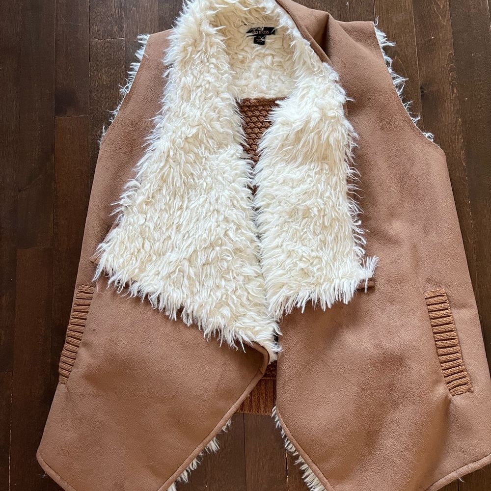 Ella moss faux shearling vest perfect condition